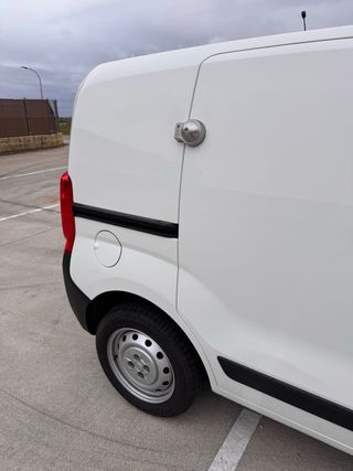 FIAT Fiorino Furgoneta Alquiler por días