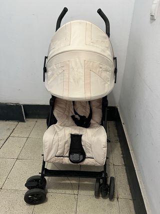 Carrito de bebé color crema