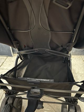 Carrito de bebé color crema