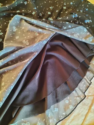 Vestido Bershka floral negro y azul Talla S