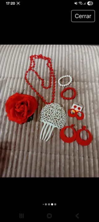 Traje de Flamenca blanco y rojo.