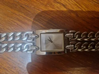 Reloj Guess Plata