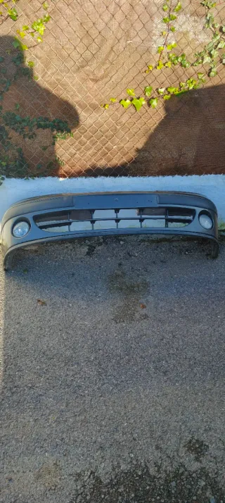 PARAGOLPE DELANTERO PARÁ RENAULT MEGANE