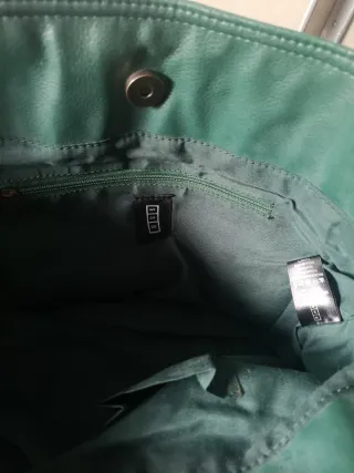 Bolso De Mano Color Verde.