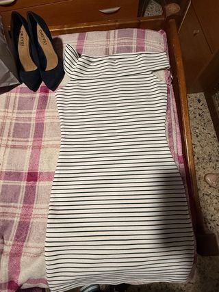 Lote 3 vestidos y tacones T36