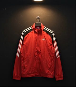 Felpa Adidas con zip rossa e nera