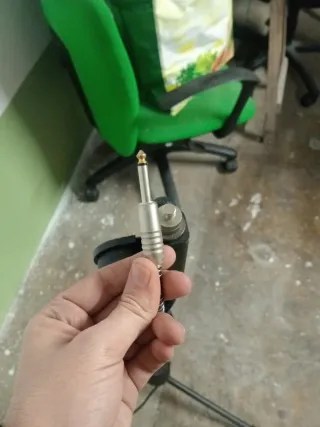 Trípode y cable de micrófono