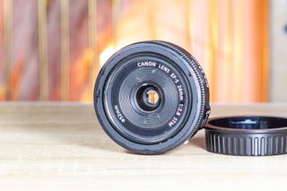 Canon EF-s 24mm f2.8 STM