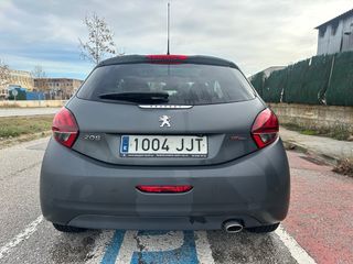 Peugeot 208 2015
