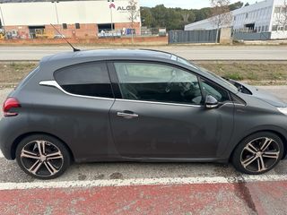 Peugeot 208 2015