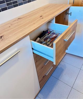 Mueble Cajones y Puertas 120x35x85