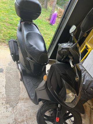 Moto SYM Symphony 125cc Scooter