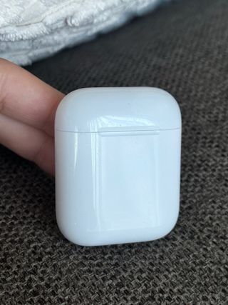 Auriculares inalámbricos tipo AirPods blancos