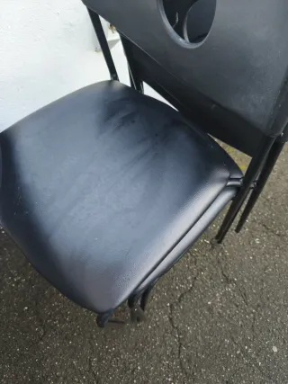 Mesa de oficina y 4 sillas