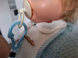 Muñeco bebé antiguo con chupete