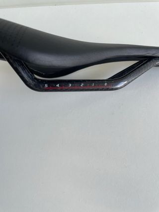 Sillín de carbono EC90