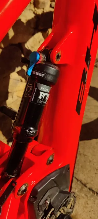 Bicicleta Eléctrica BH ATOM X naranja