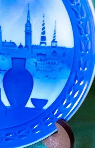 Piatto Royal Copenaghen bicentenario 1775-1975