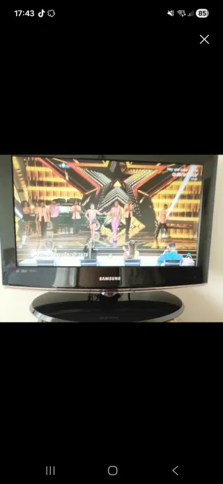 Televisor Samsung 22'' HD Negro