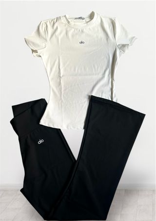 Conjunto Alo: Camiseta Blanca y Pantalón Negro