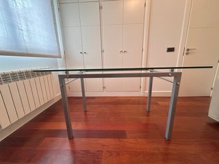 Mesa cristal y metal gris 135x85cm