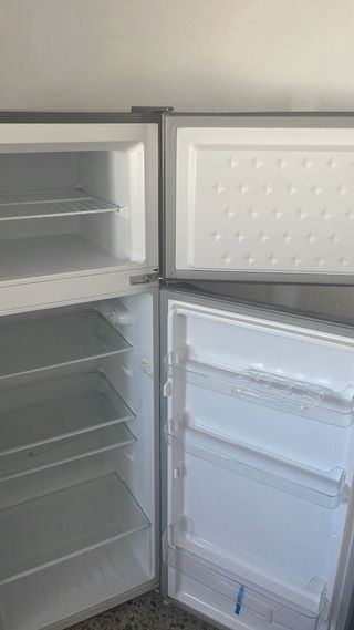 Nevera gris en excelente estado como nueva poco us
