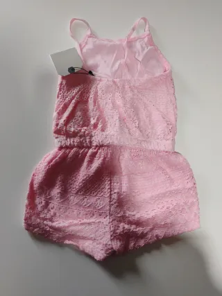 Mono rosa encaje 3/4 años