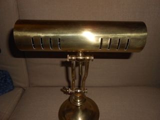 Lampada da tavolo in ottone