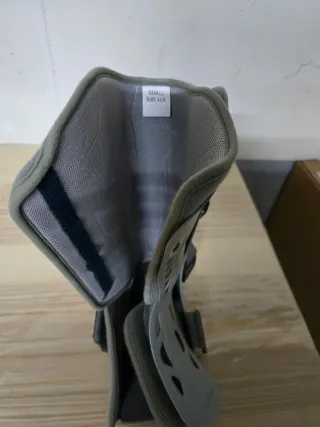 Bota ortopédica AIRCAST talla SMALL