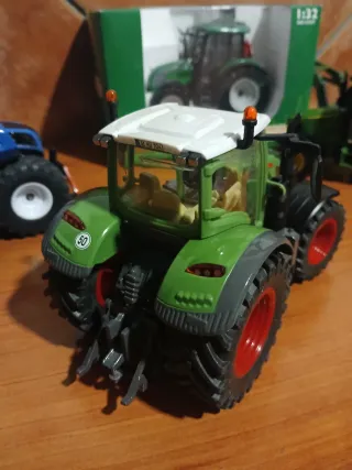Fendt 724 Vario 1:32 Siku