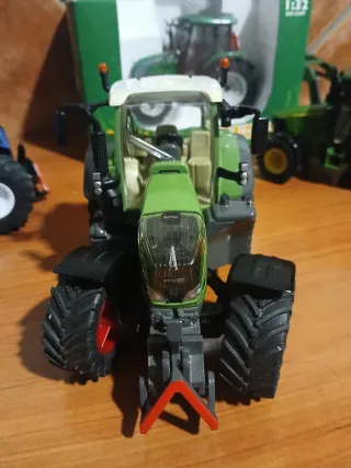 Fendt 724 Vario 1:32 Siku