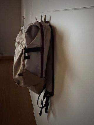 Mochila Quechua Beige y Gris