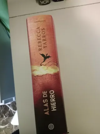 Alas de hierro (Empíreo 2)