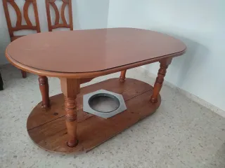 Conjunto mesa y sillas de madera