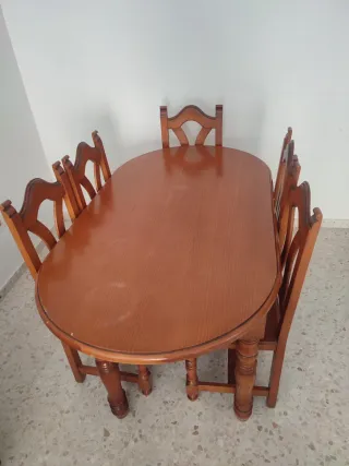 Conjunto mesa y sillas de madera