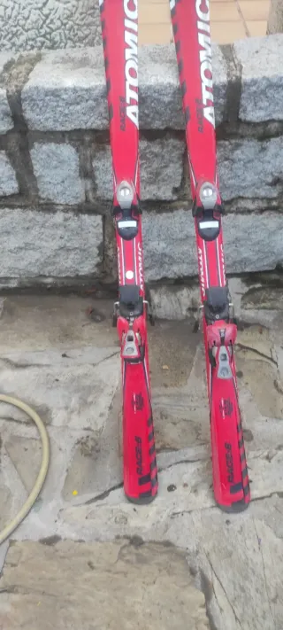 Esquís Atomic Race 8 Alta Gama Top con fijaciones