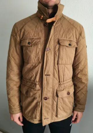 Cazadora camel acolchada