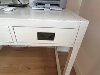 Escritorio blanco madera y metal