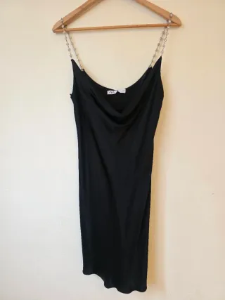 Vestido lencero Zara negro con etiqueta