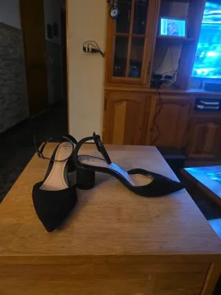 Zapatos de salón Bershka negros