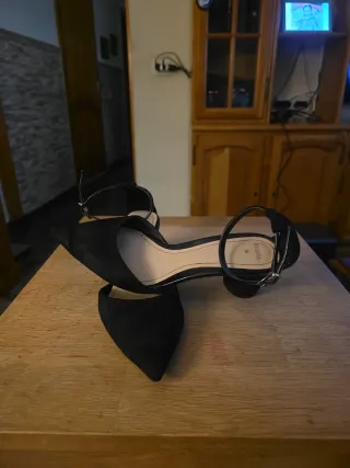 Zapatos de salón Bershka negros