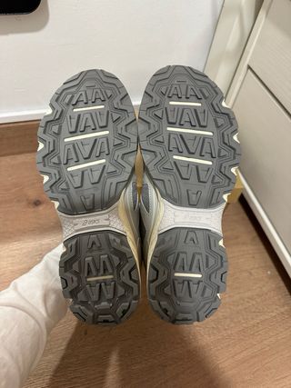 Gel-venture 6 GS Zapatillas asics gris, beige