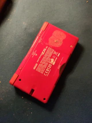 Nintendo DS Lite Roja + 3 Juegos