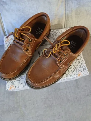 Zapatos niño marrones talla 35