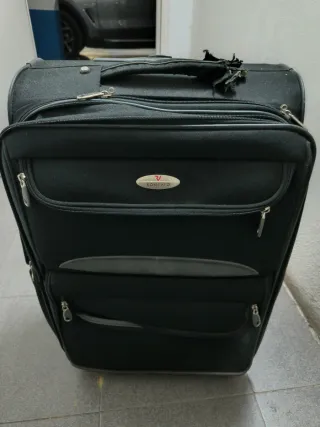 Maleta de viaje negra