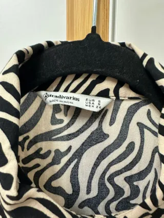 Vestido estampado cebra Stradivarius