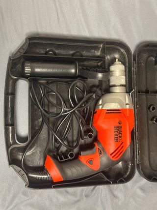 Taladro Black+Decker con maletín
