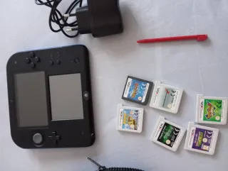 Nintendo 2DS Negra + 7 Juegos