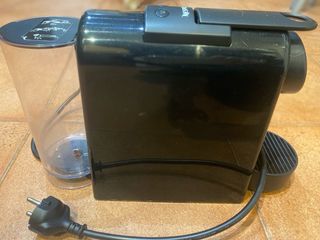 Cafetera Nespresso Negra