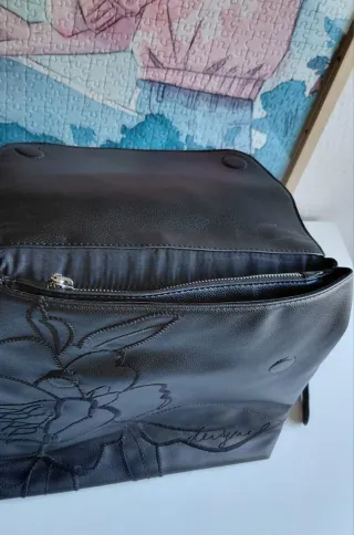 Mochila Desigual Negra Flores Bordadas